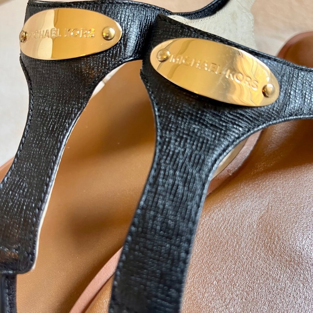 Michael Kors Black Leather Gold Logo Thong Sandals 9M - Picture 3 of 7
